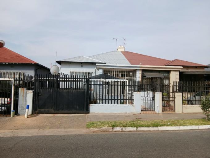 3 Bedroom House for Sale For Sale in Rosettenville - MR722600