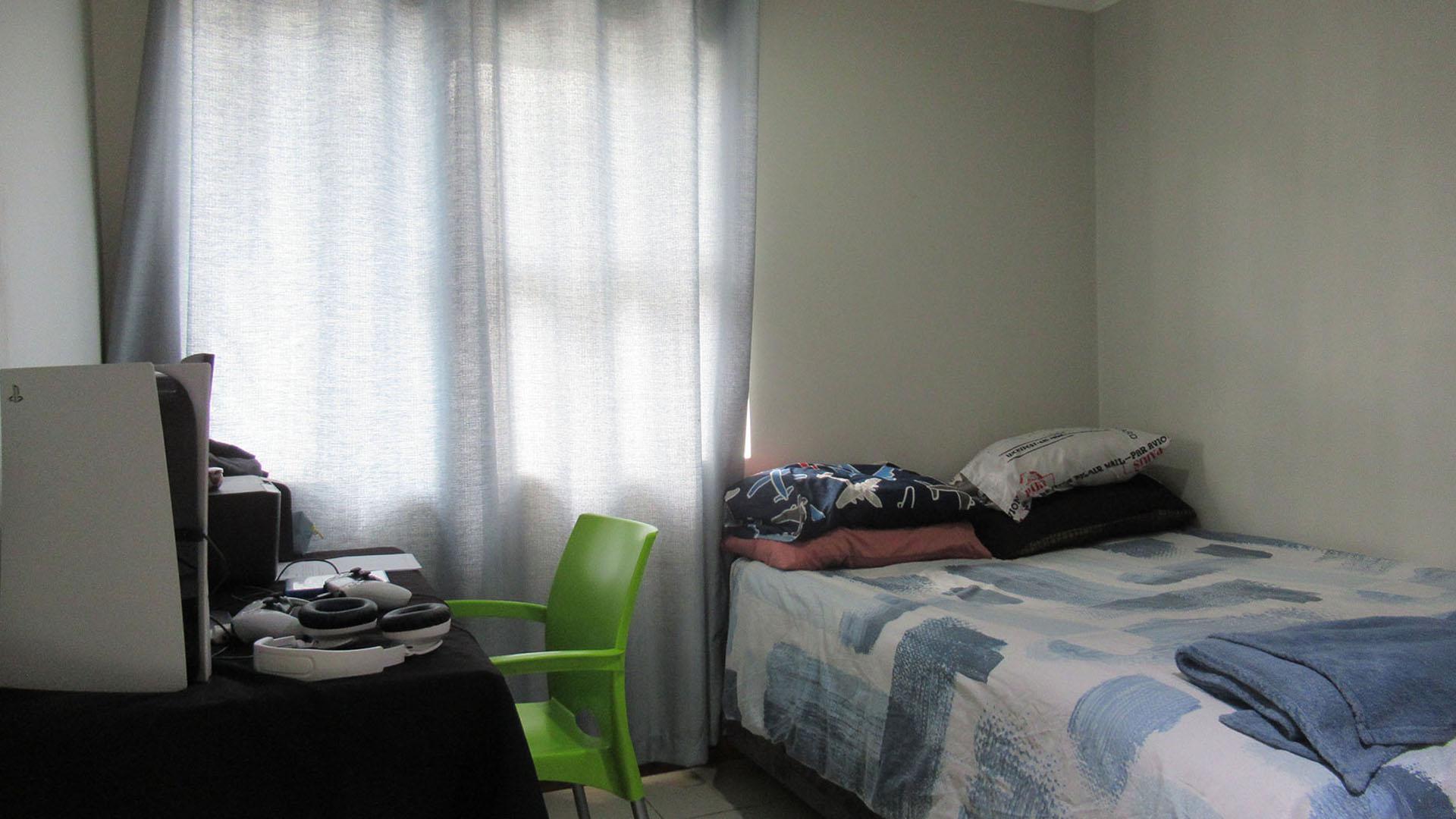 Bed Room 2 - 12 square meters of property in Ferndale - JHB