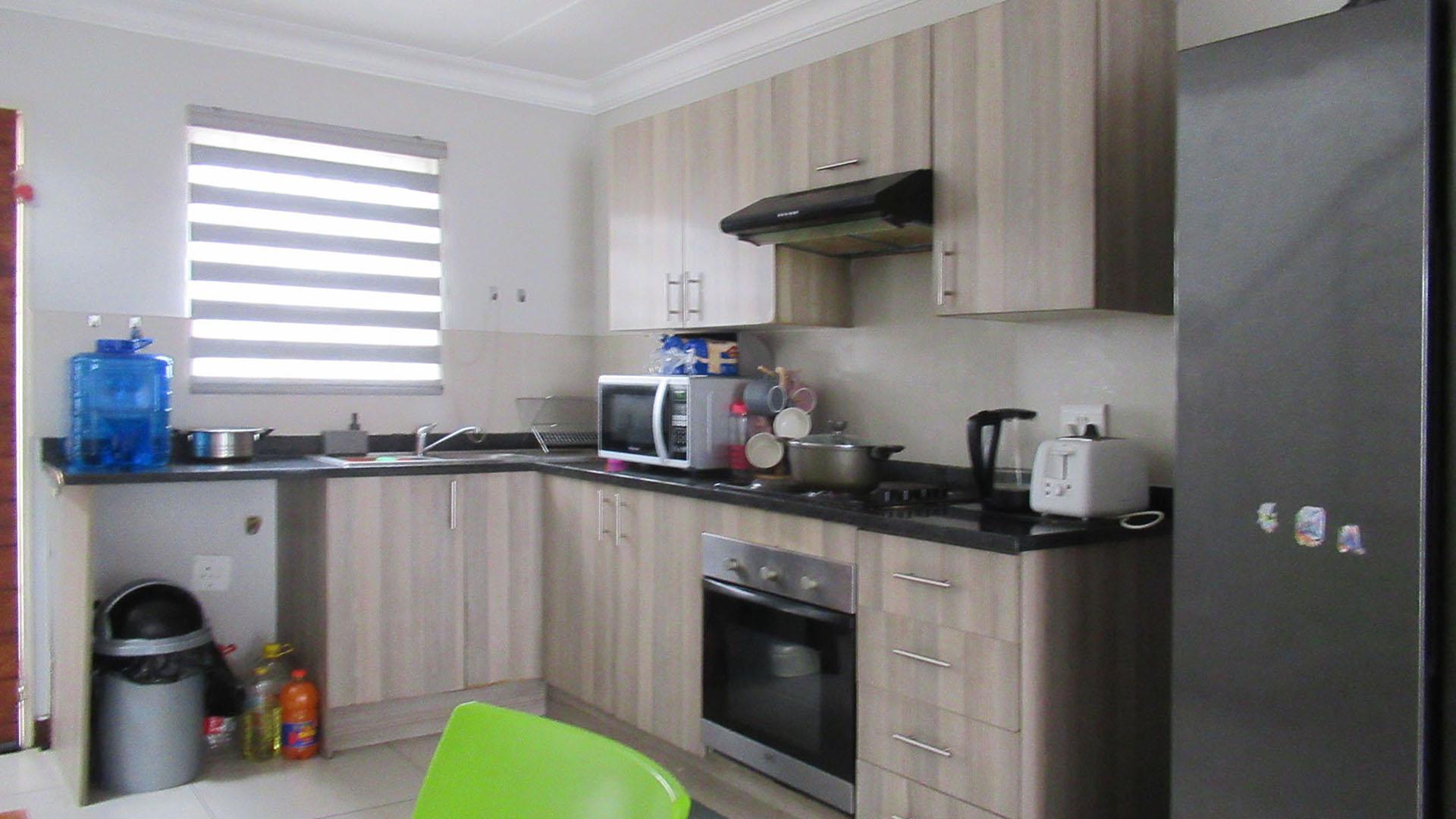 Kitchen - 7 square meters of property in Ferndale - JHB