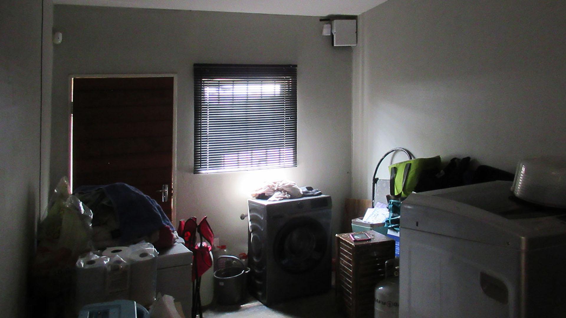 Garage - 21 square meters of property in Ferndale - JHB