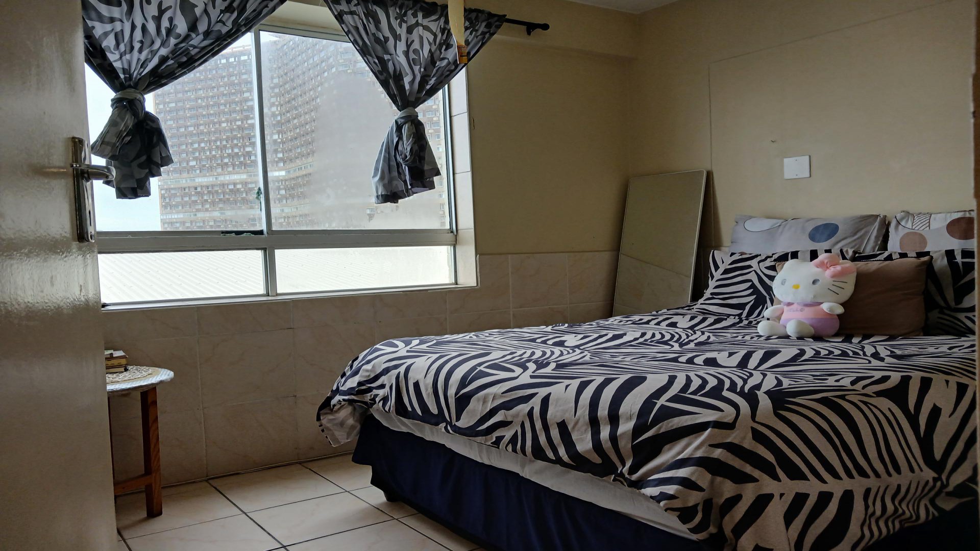 Bed Room 1 of property in Amanzimtoti 