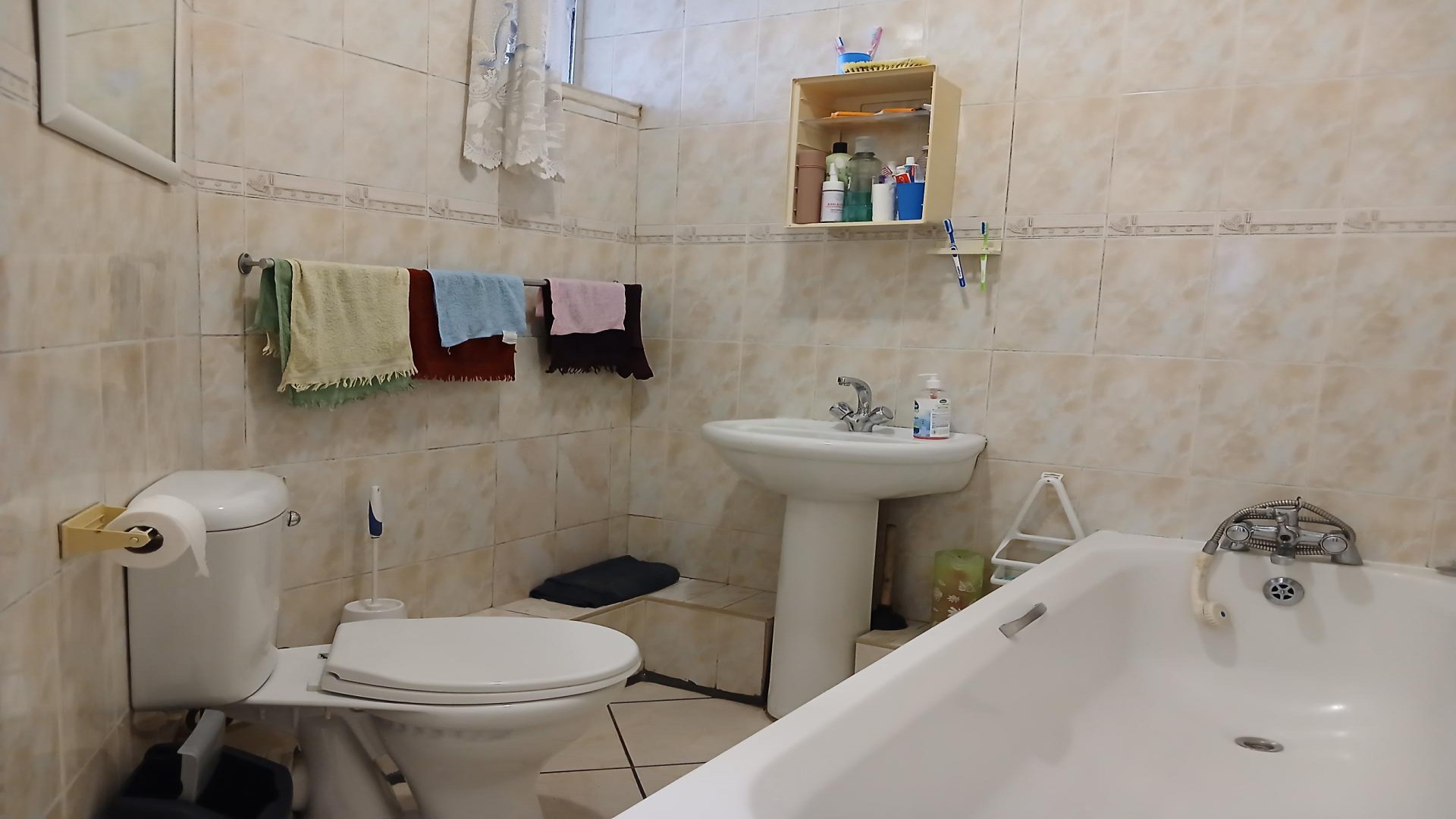 Bathroom 1 of property in Amanzimtoti 