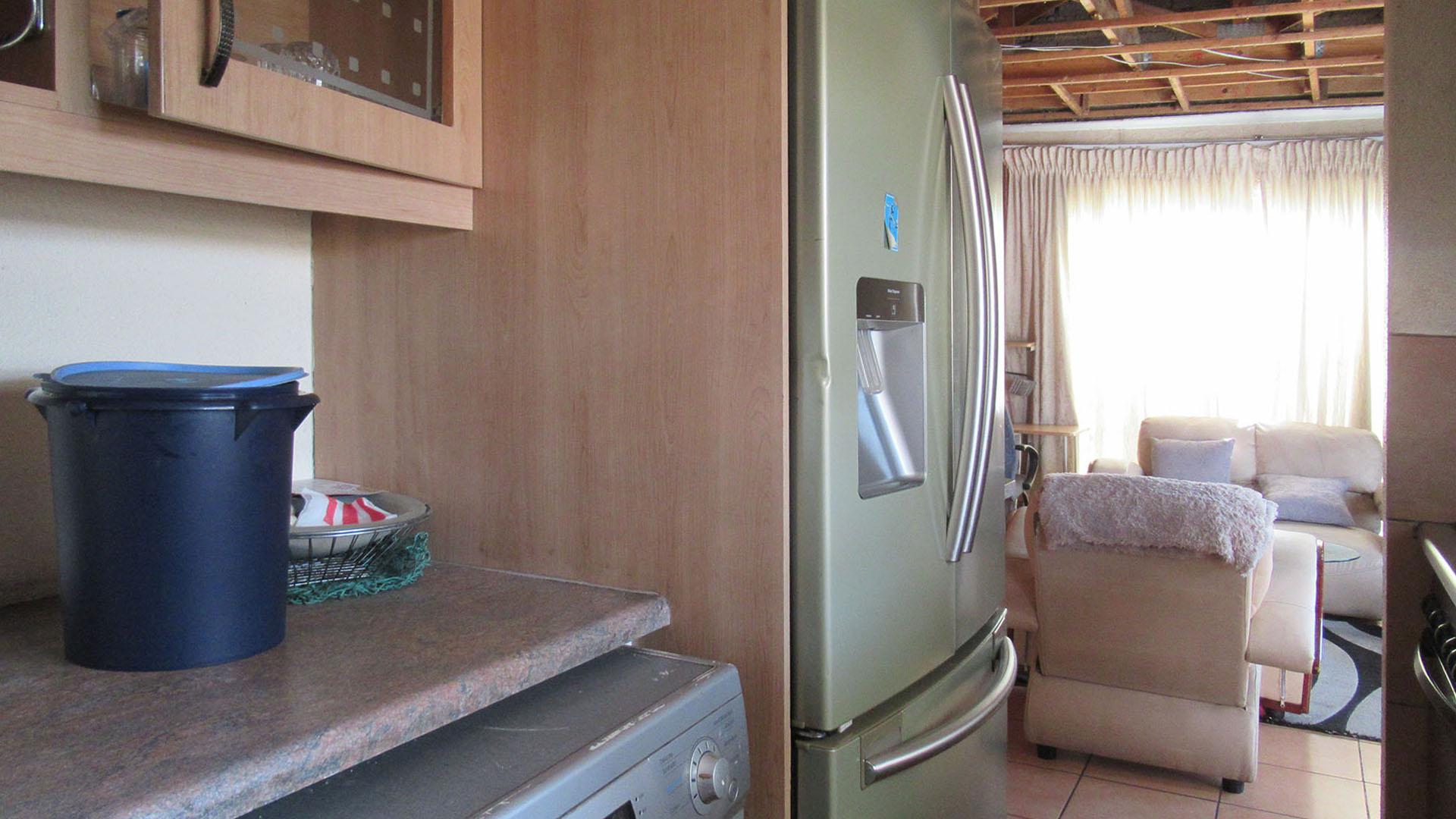 Kitchen - 8 square meters of property in Terenure