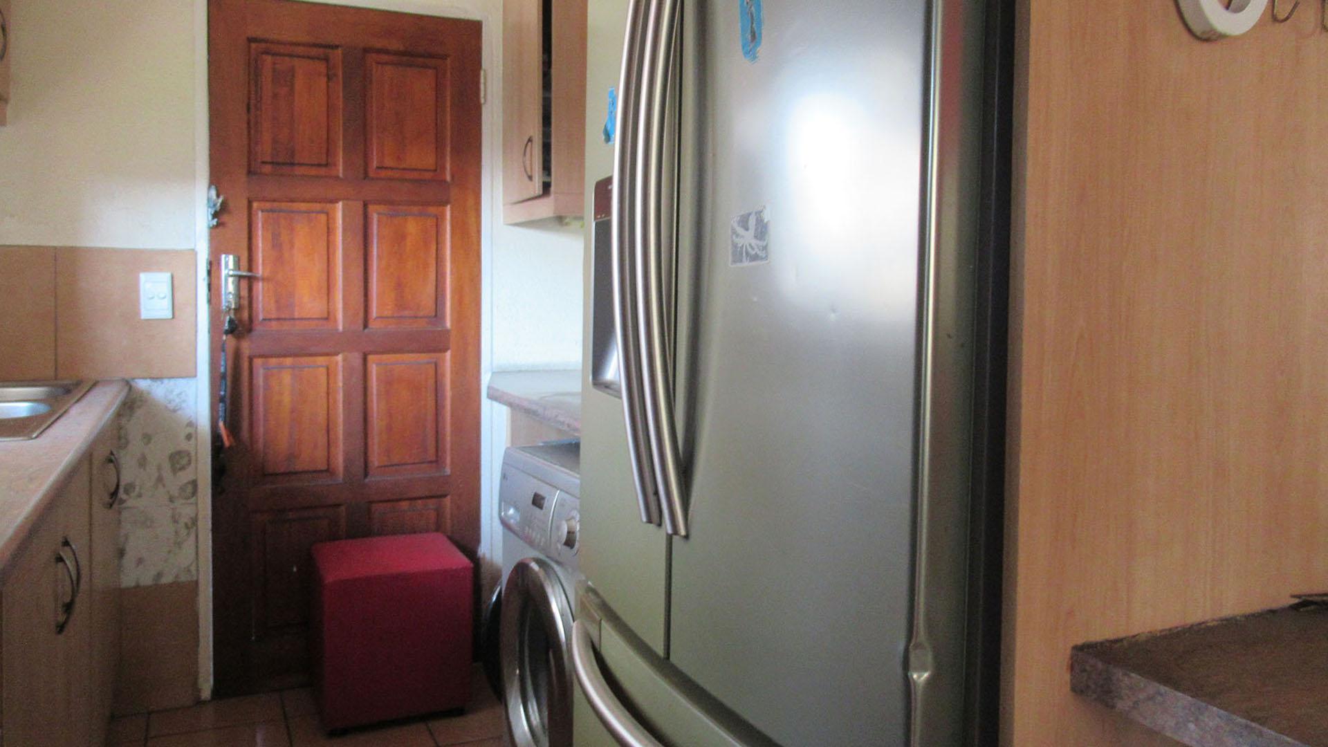 Kitchen - 8 square meters of property in Terenure