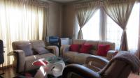 Lounges - 17 square meters of property in Terenure