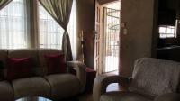 Lounges - 17 square meters of property in Terenure