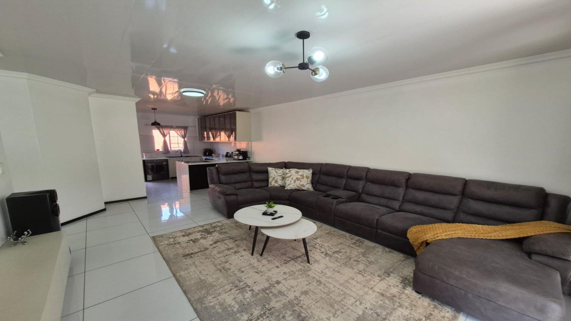 Lounges of property in Mooikloof Ridge