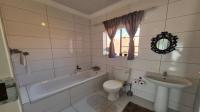 Bathroom 2 of property in Mooikloof Ridge