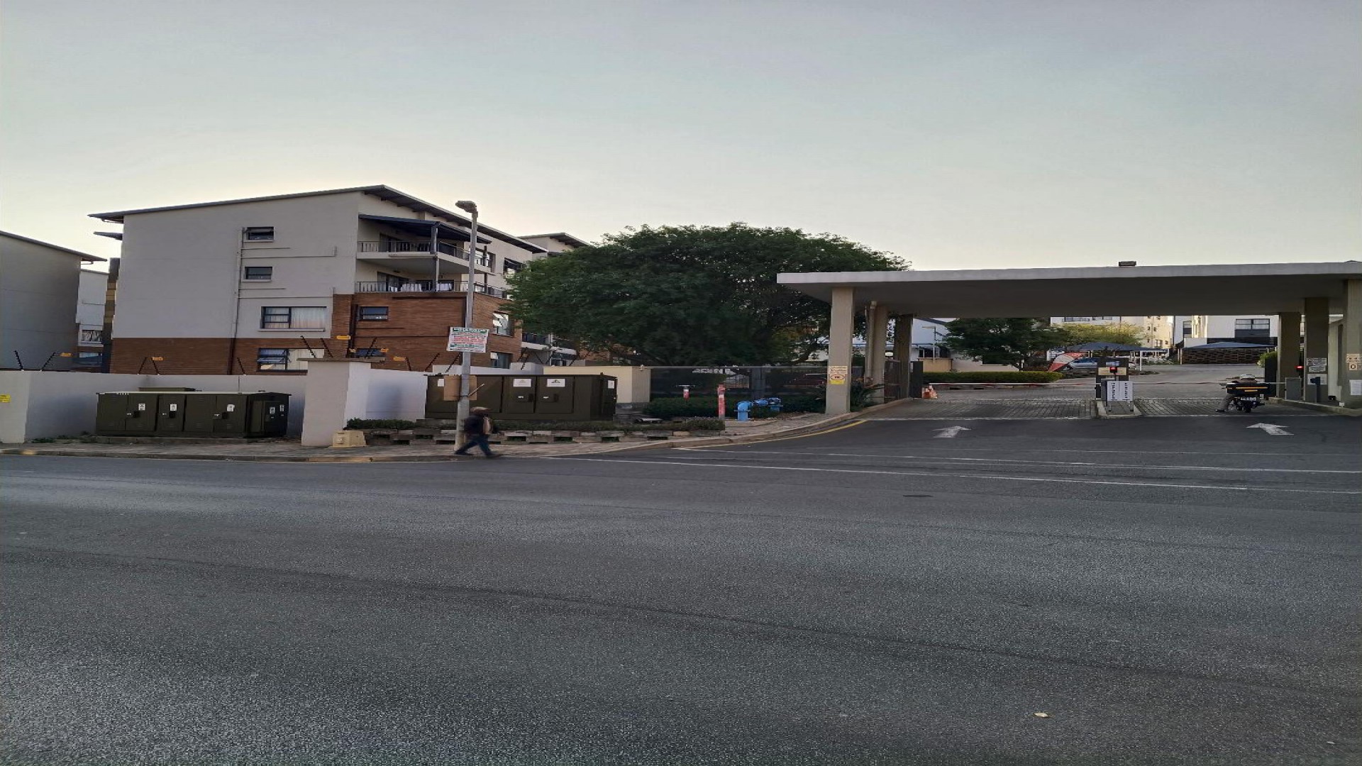 Front View of property in Oakdene