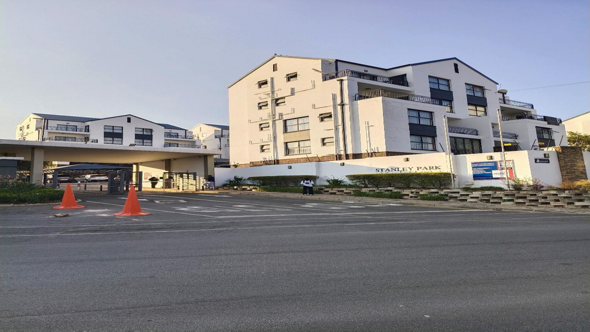 Front View of property in Oakdene