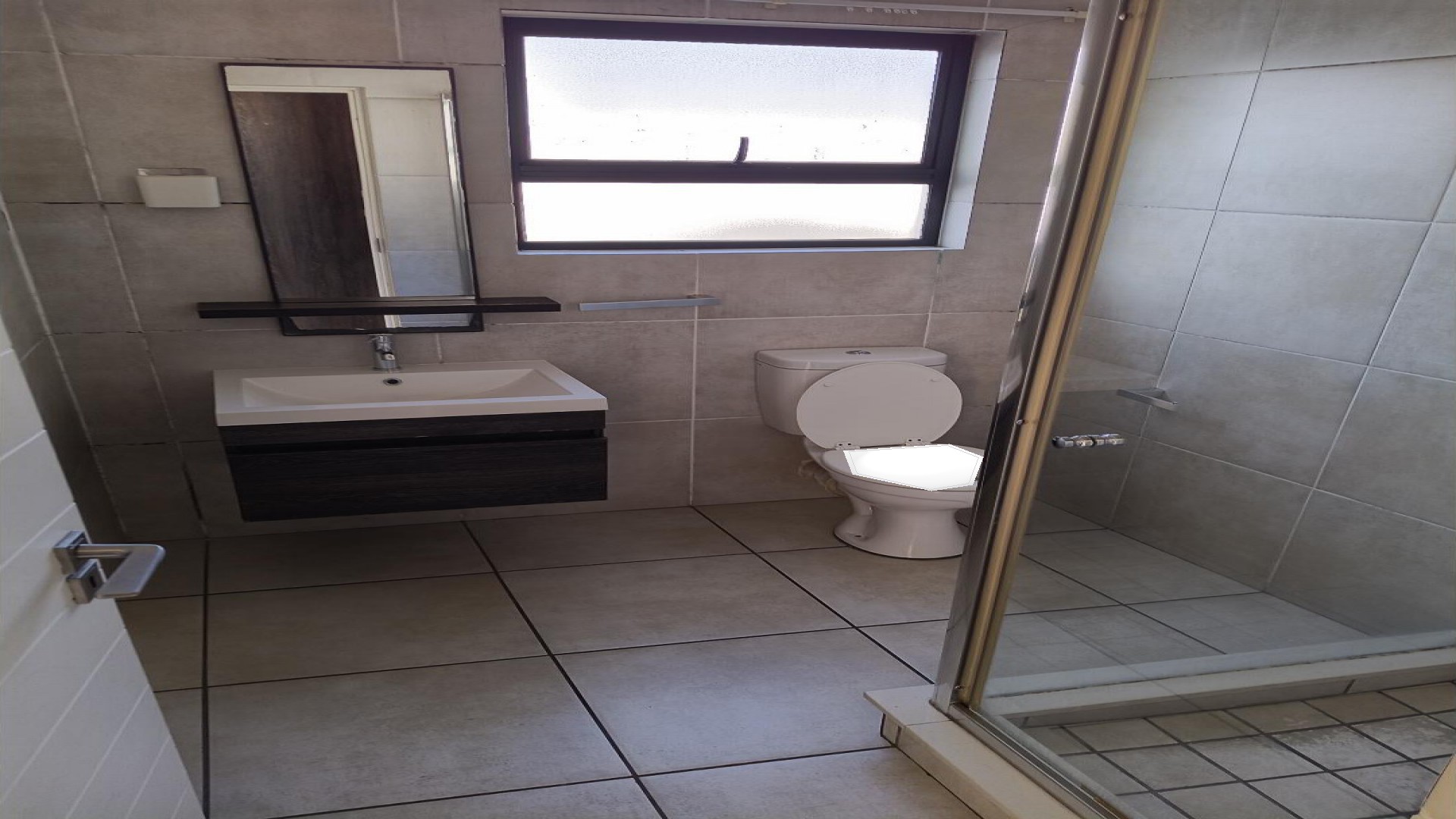 Bathroom 1 of property in Oakdene