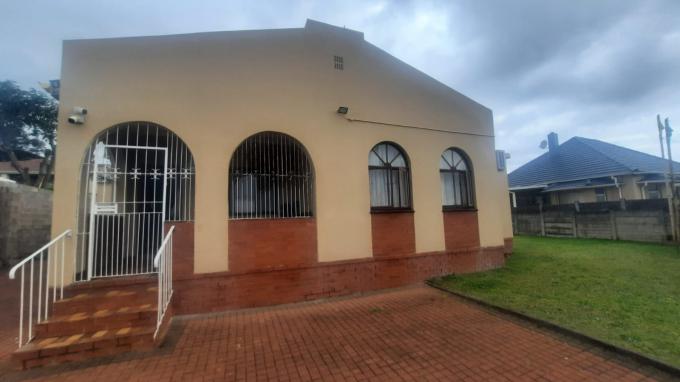 3 Bedroom House for Sale For Sale in Ocean View - DBN - MR722640