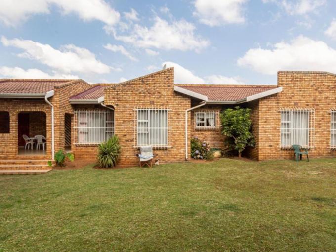 3 Bedroom House to Rent in Van Riebeeckpark - Property to rent - MR722653