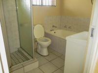  of property in Die Hoewes