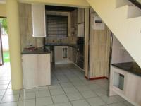  of property in Die Hoewes