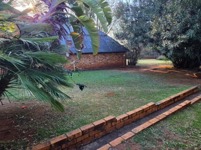 3 Bedroom Simplex for Sale For Sale in Safarituine - MR722665