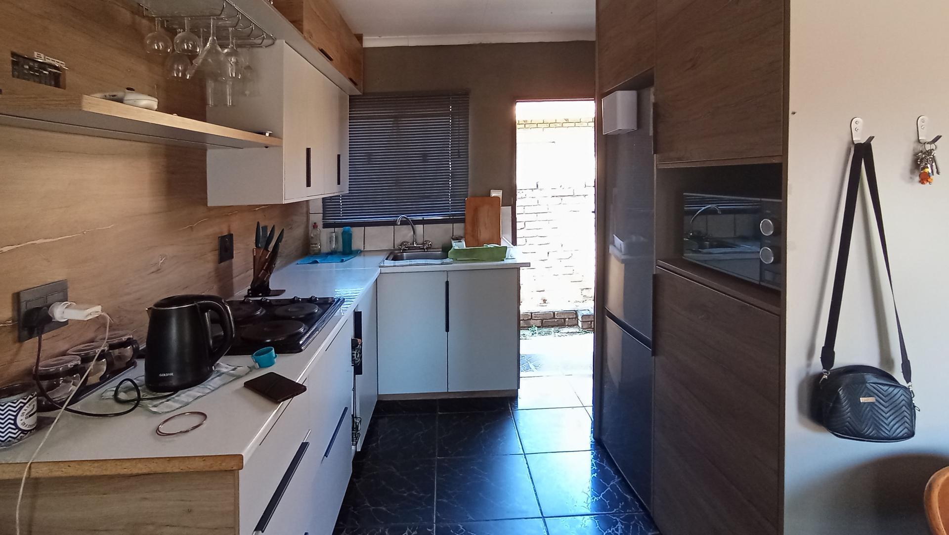 Kitchen - 6 square meters of property in Philip Nel Park