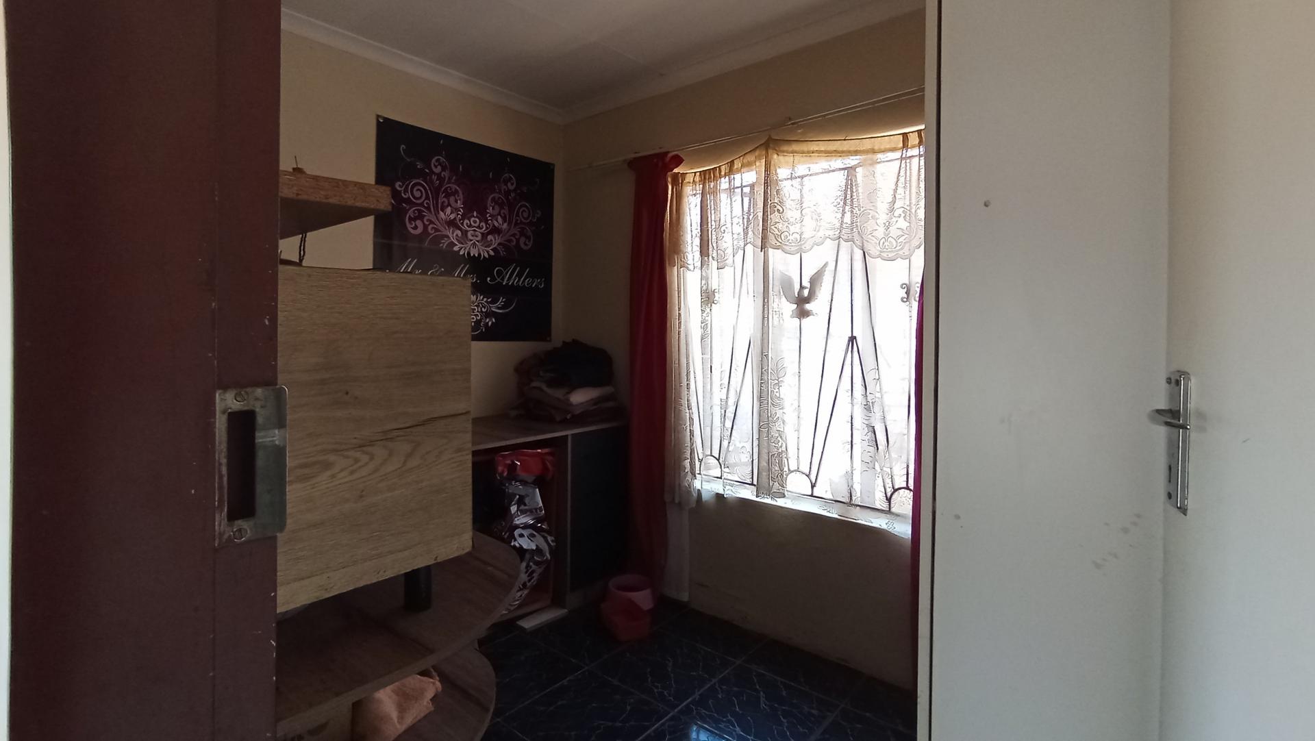 Bed Room 3 - 8 square meters of property in Philip Nel Park