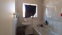 Bathroom 1 - 4 square meters of property in Philip Nel Park
