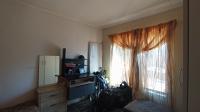 Bed Room 1 - 15 square meters of property in Philip Nel Park