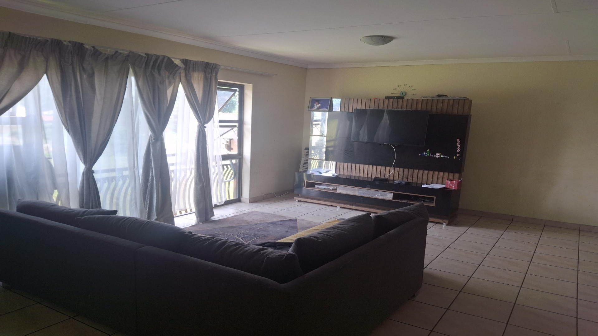 Lounges of property in Ravenswood
