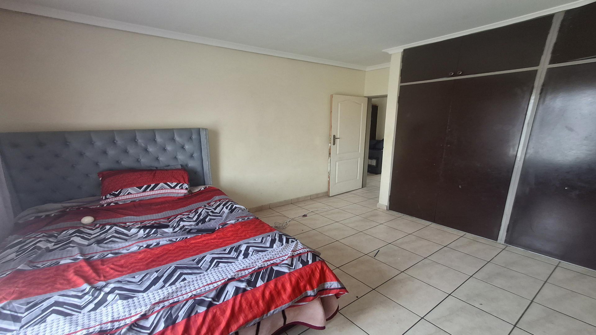 Bed Room 1 of property in Ravenswood