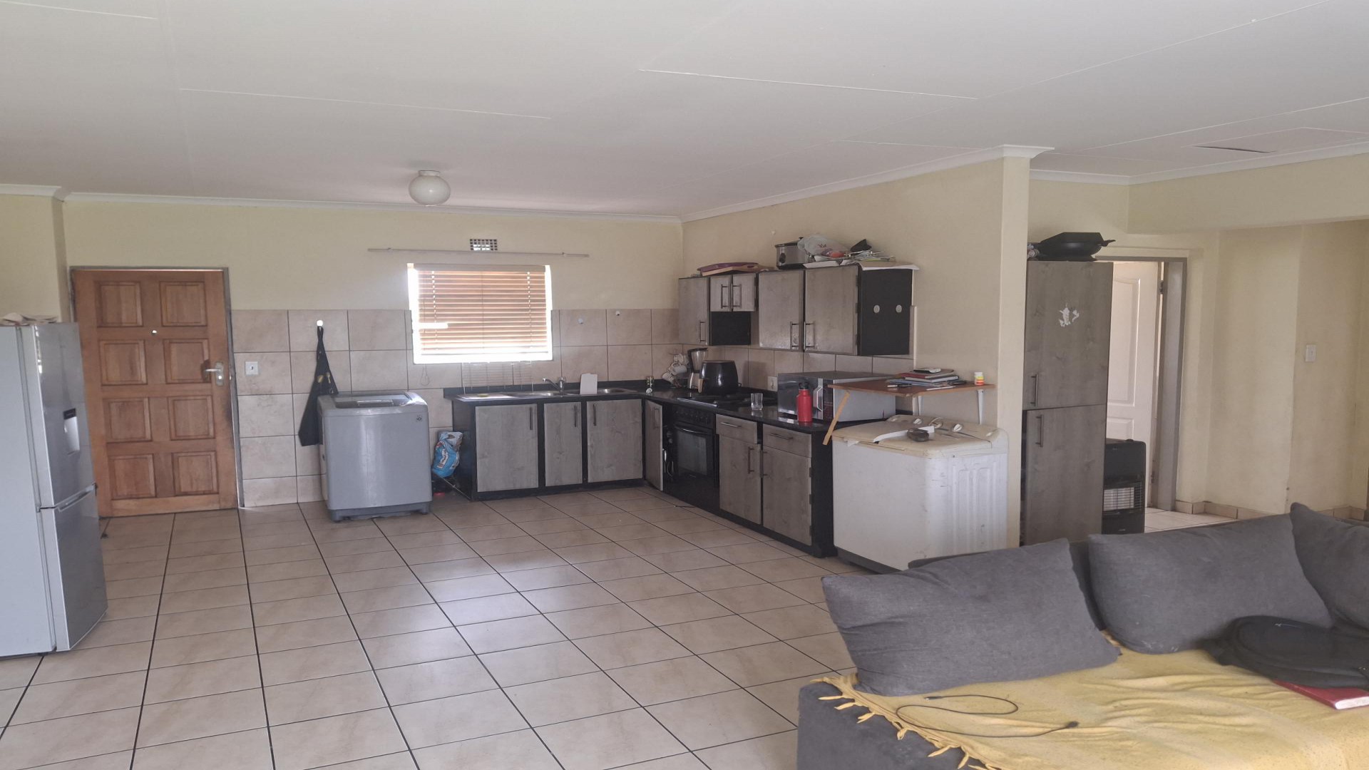 Kitchen of property in Ravenswood