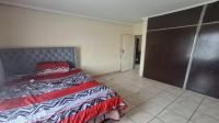 Bed Room 1 of property in Ravenswood