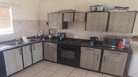 Kitchen of property in Ravenswood