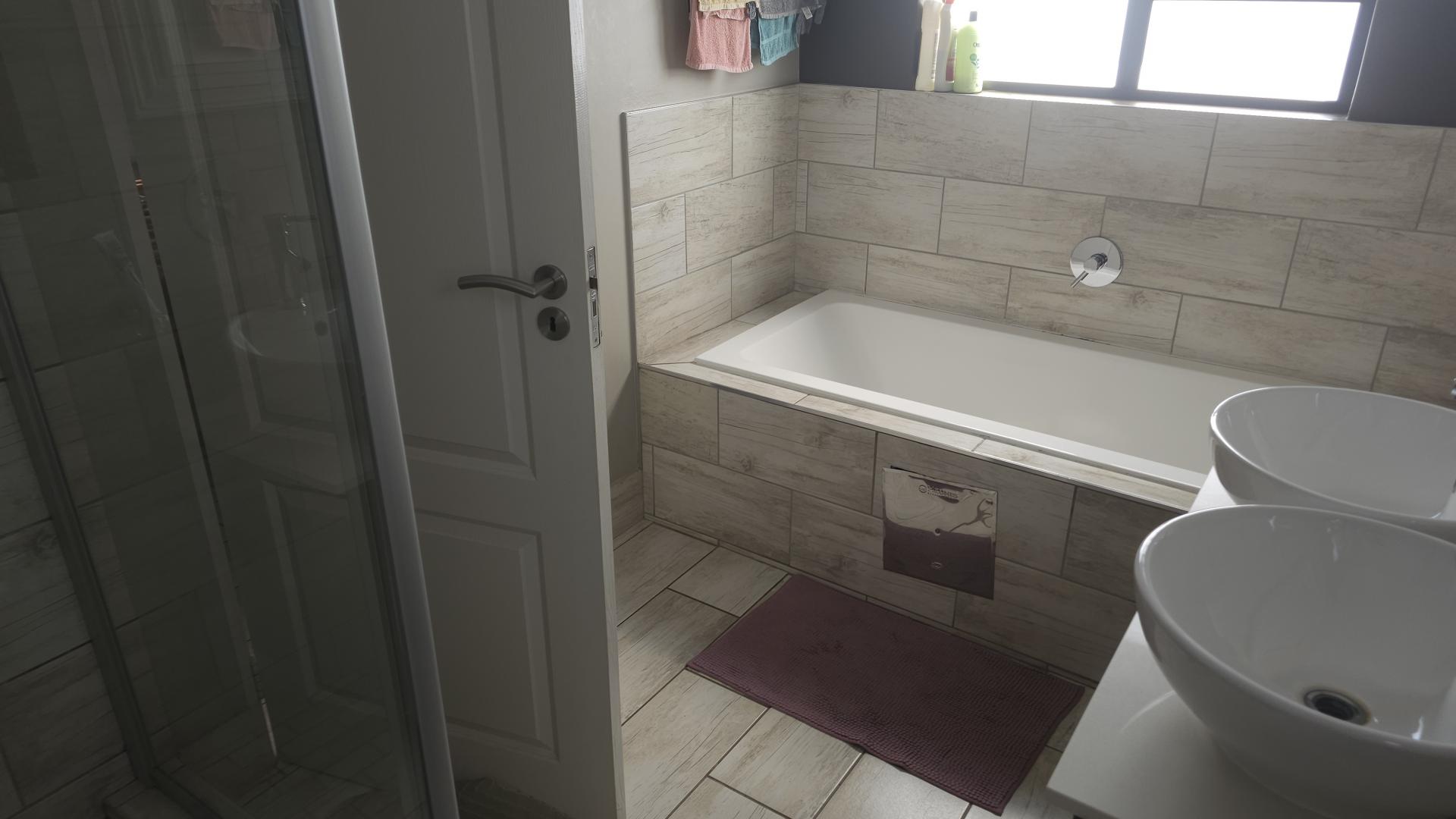 Bathroom 1 of property in Montana