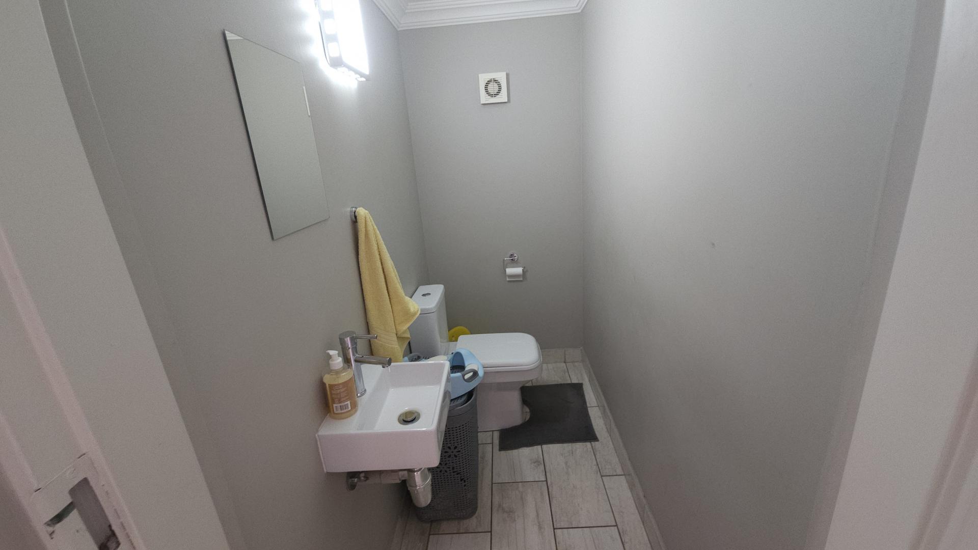 Guest Toilet of property in Montana