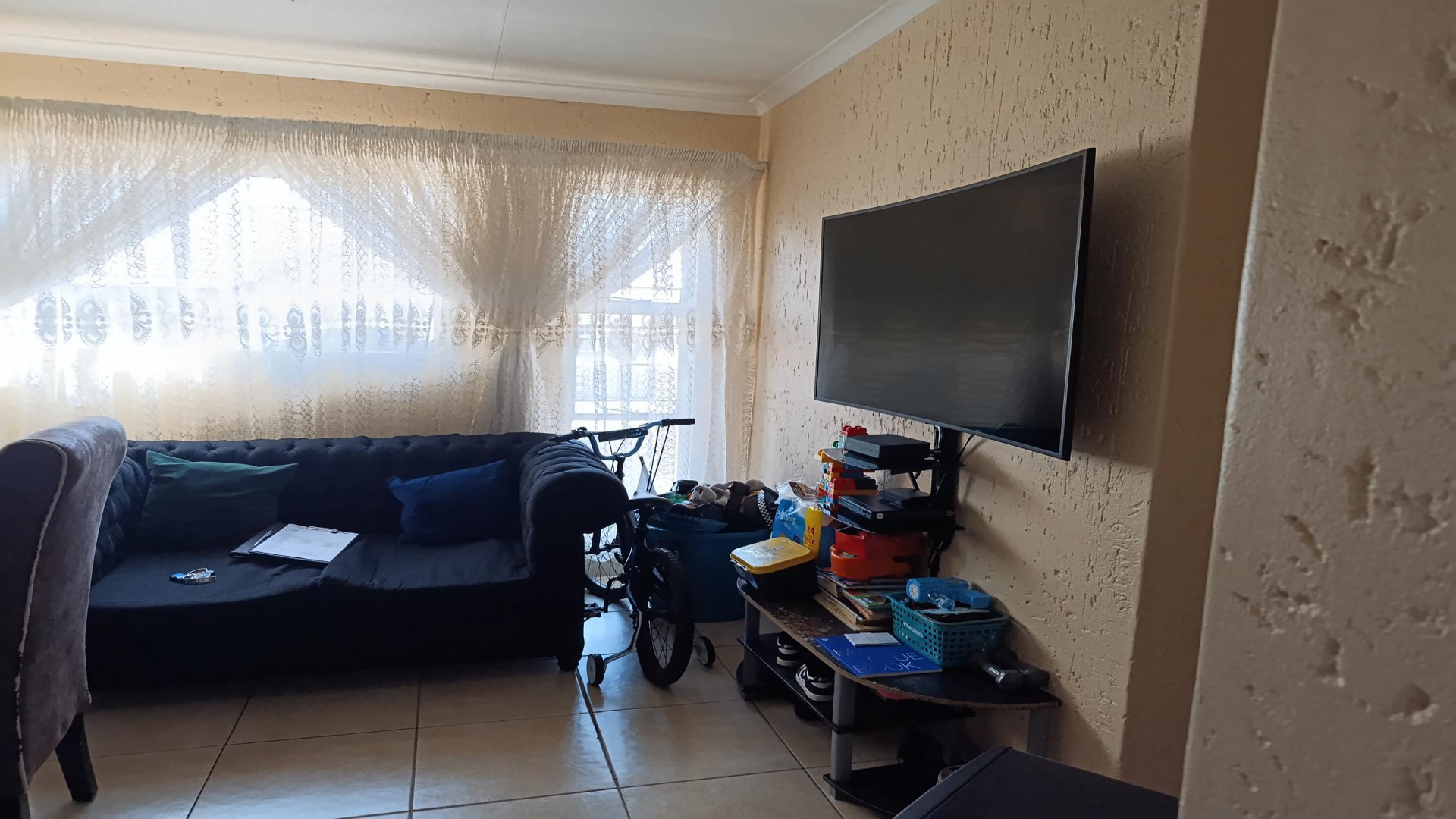 Lounges of property in Aeroton