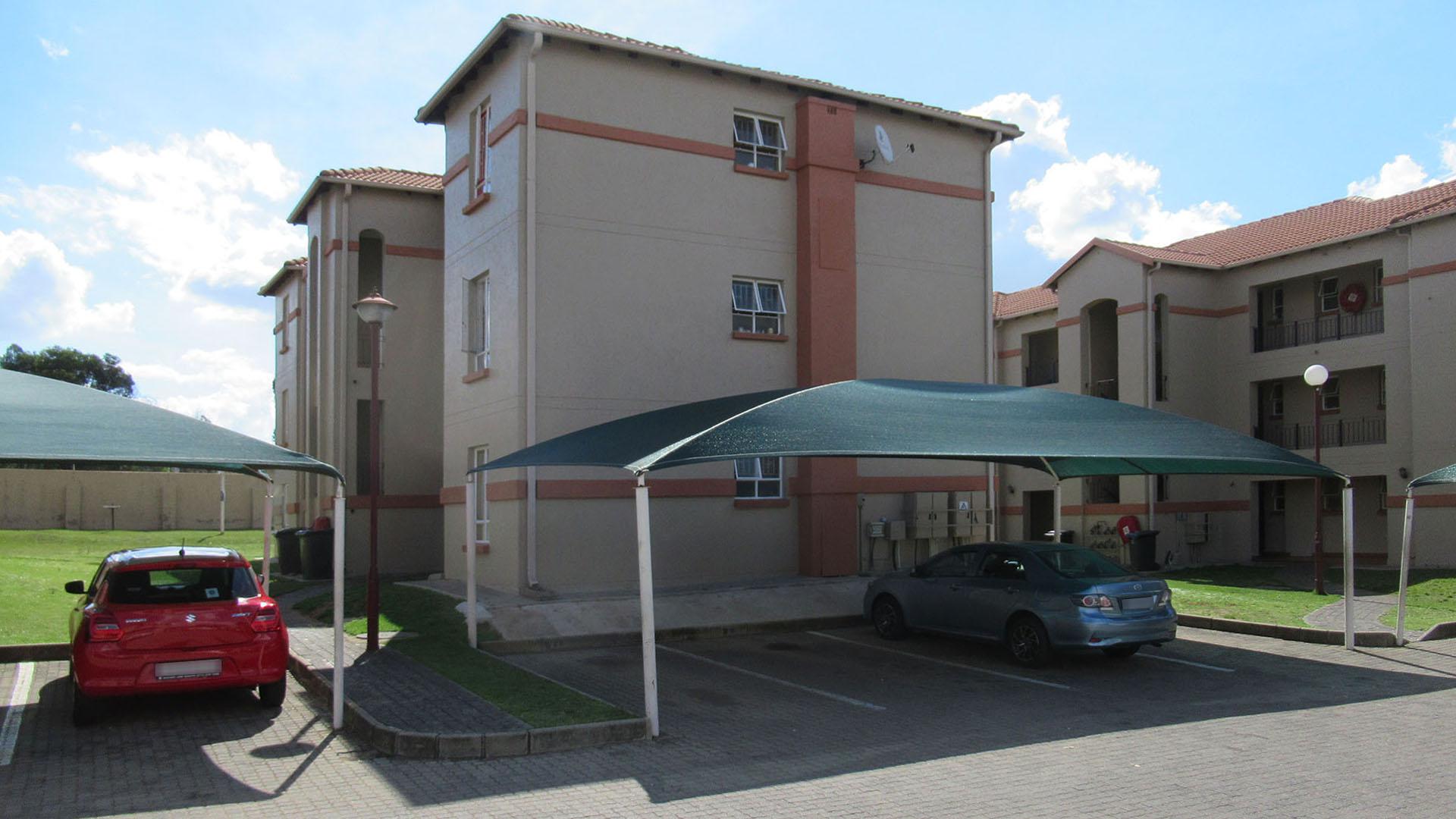 Front View of property in Aeroton
