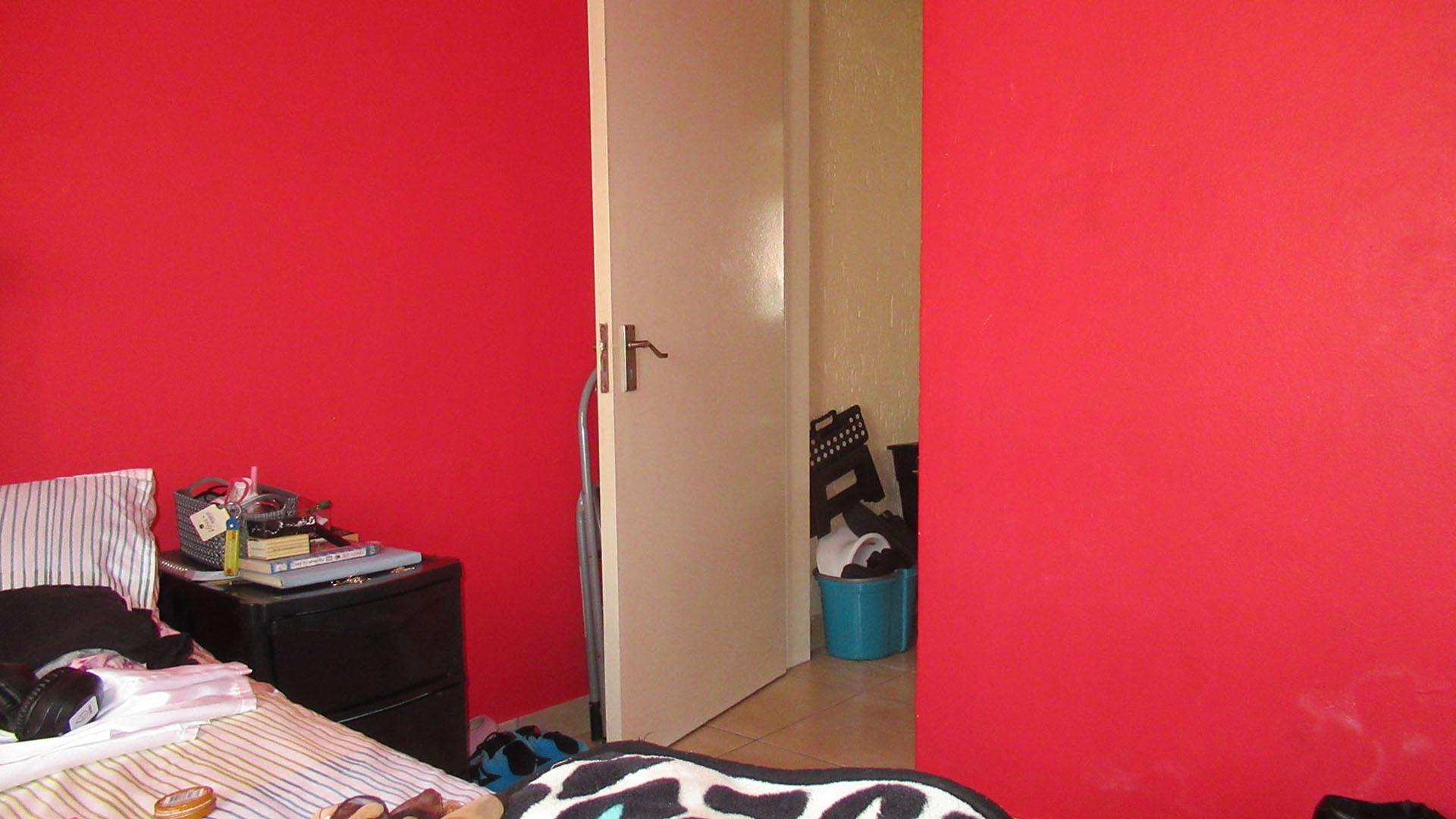 Bed Room 1 - 10 square meters of property in Aeroton