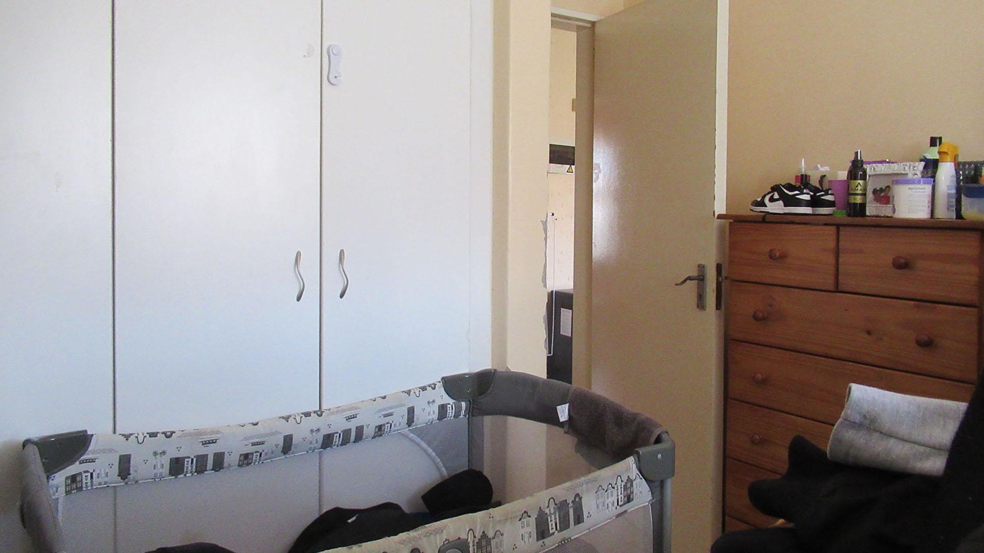 Main Bedroom - 11 square meters of property in Aeroton