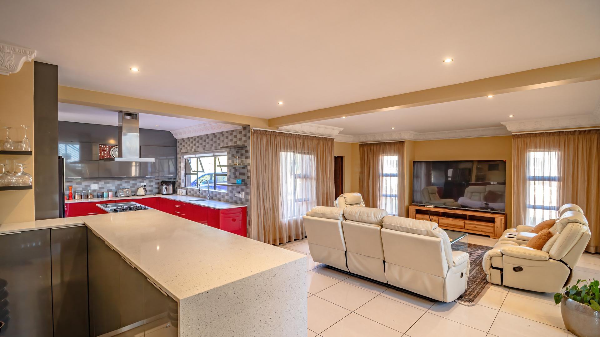 of property in Monavoni