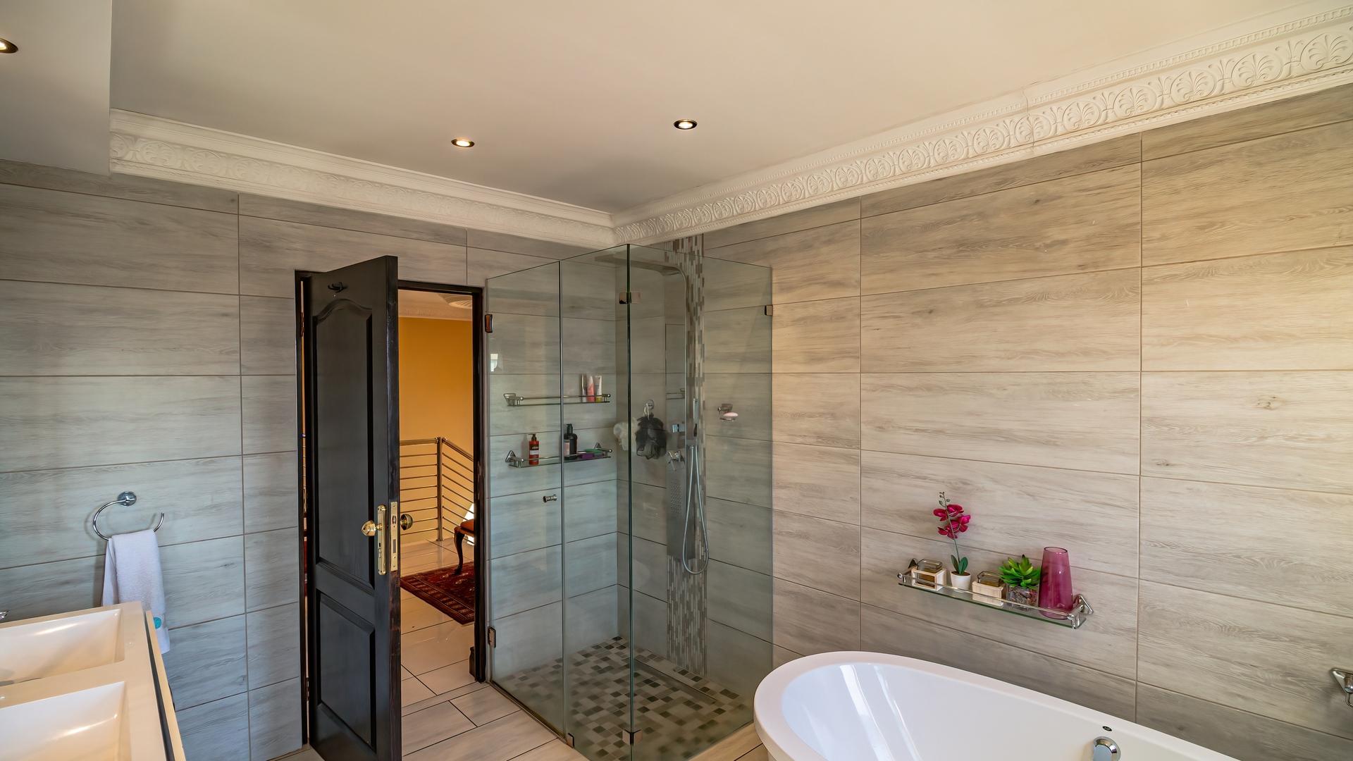  of property in Monavoni