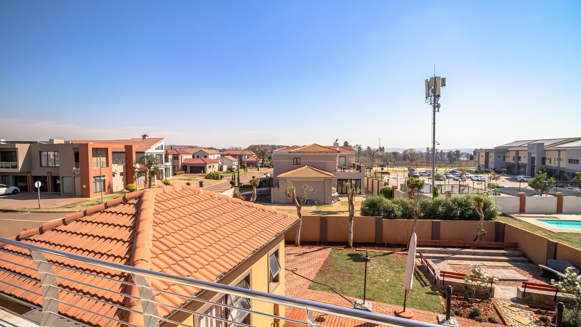  of property in Monavoni