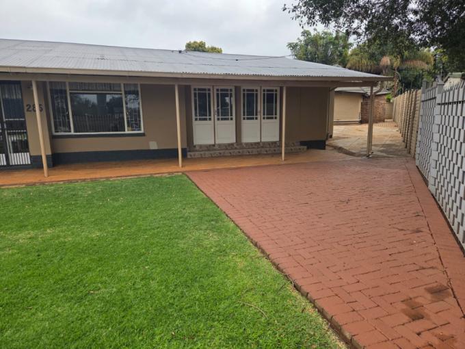 Commercial for Sale For Sale in Sinoville - MR722781