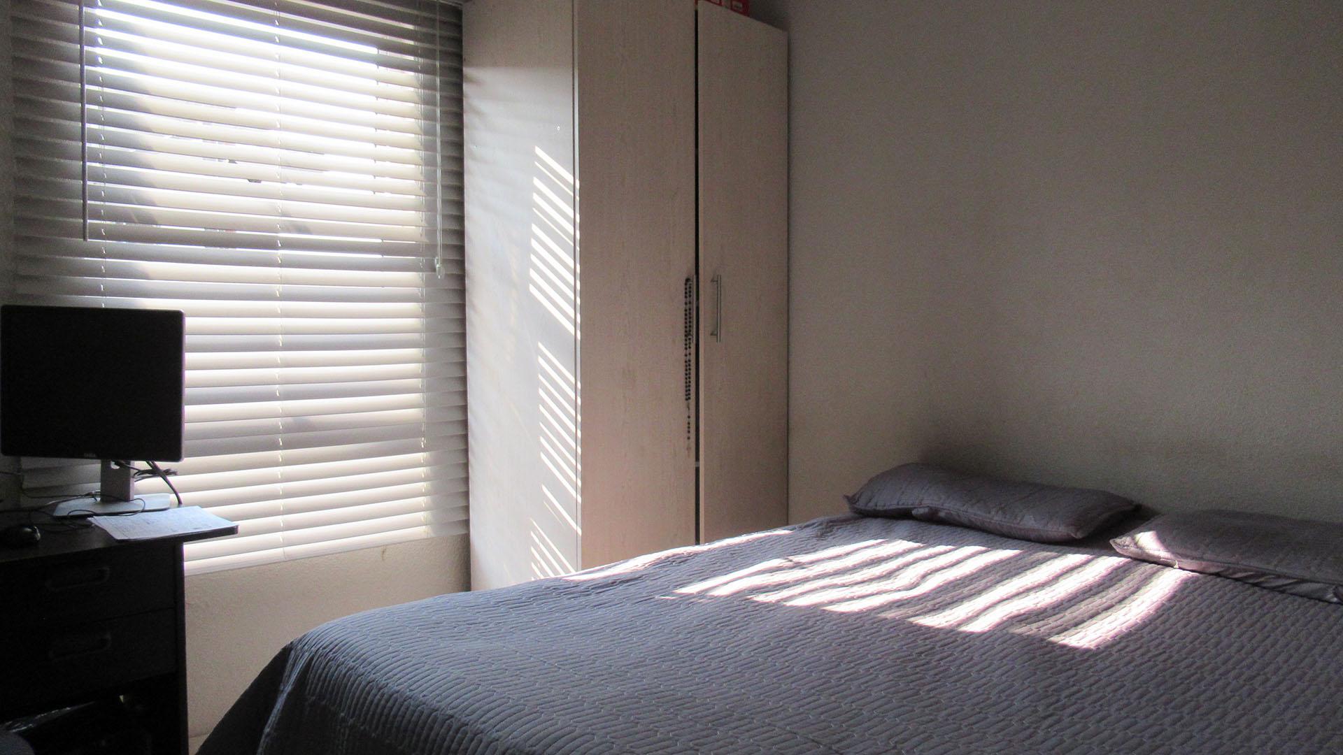 Bed Room 2 - 10 square meters of property in Crystal Park