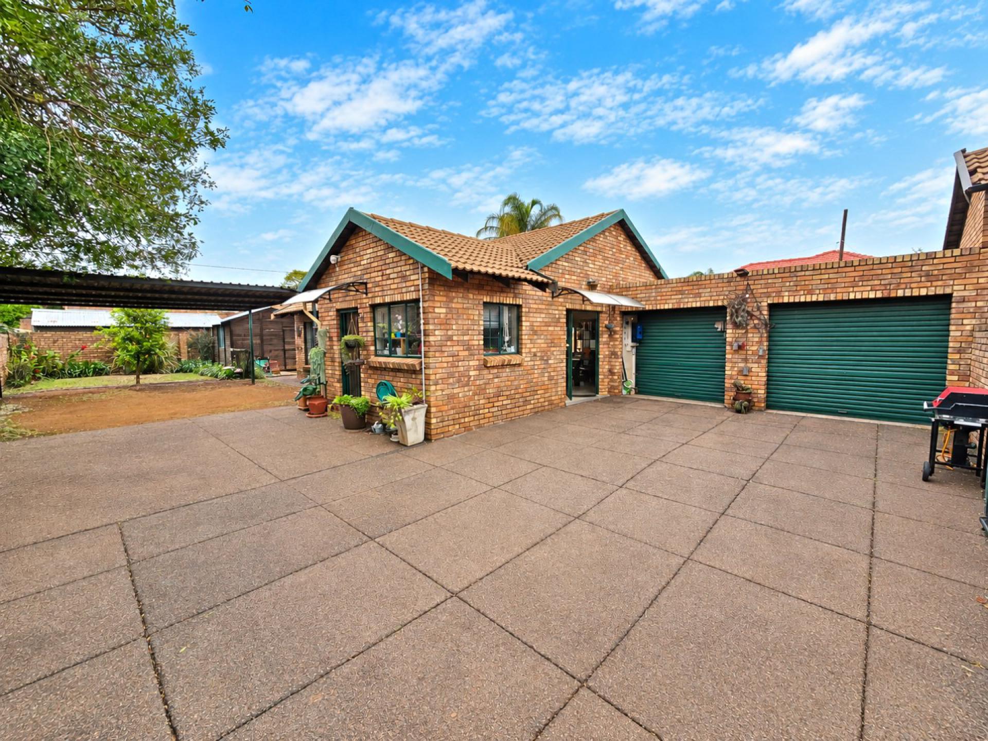 of property in Sinoville