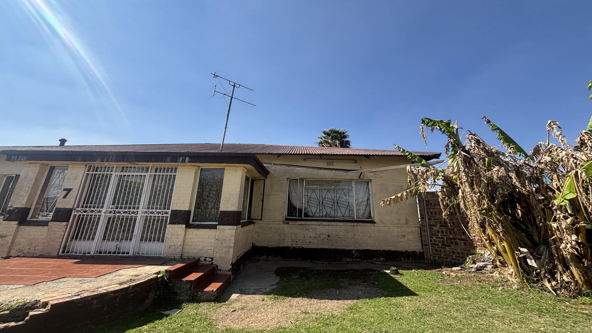 Front View of property in Homelake