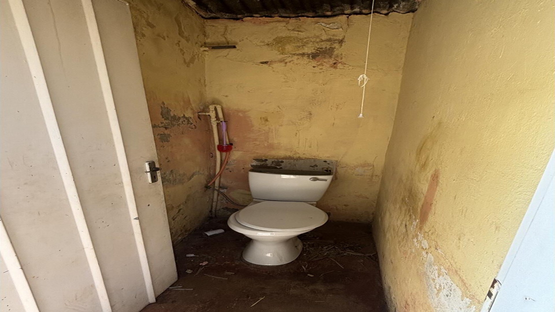 Bathroom 1 of property in Homelake