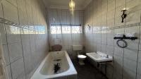 Bathroom 2 of property in Homelake