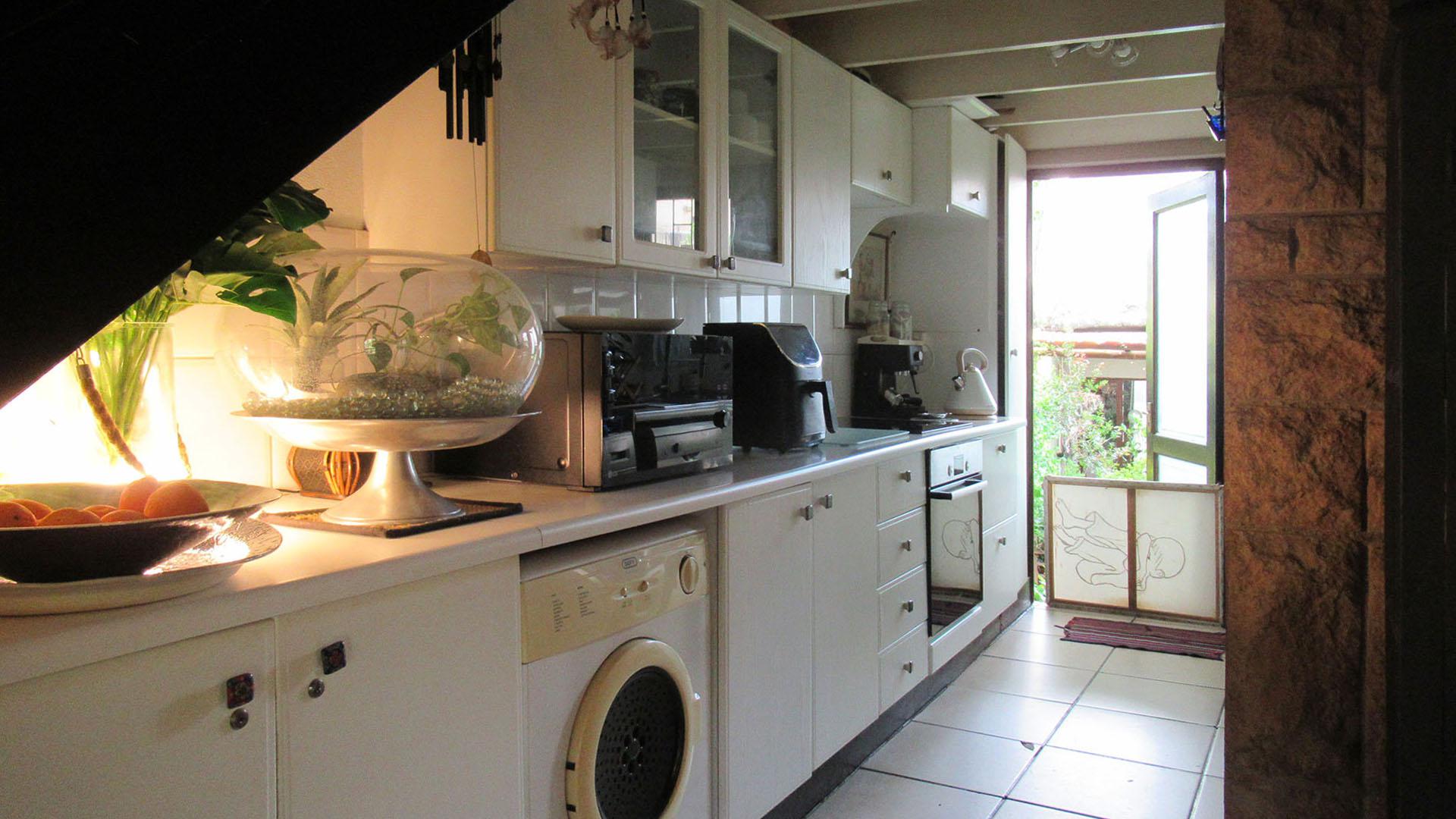 Kitchen - 8 square meters of property in Jukskei Park