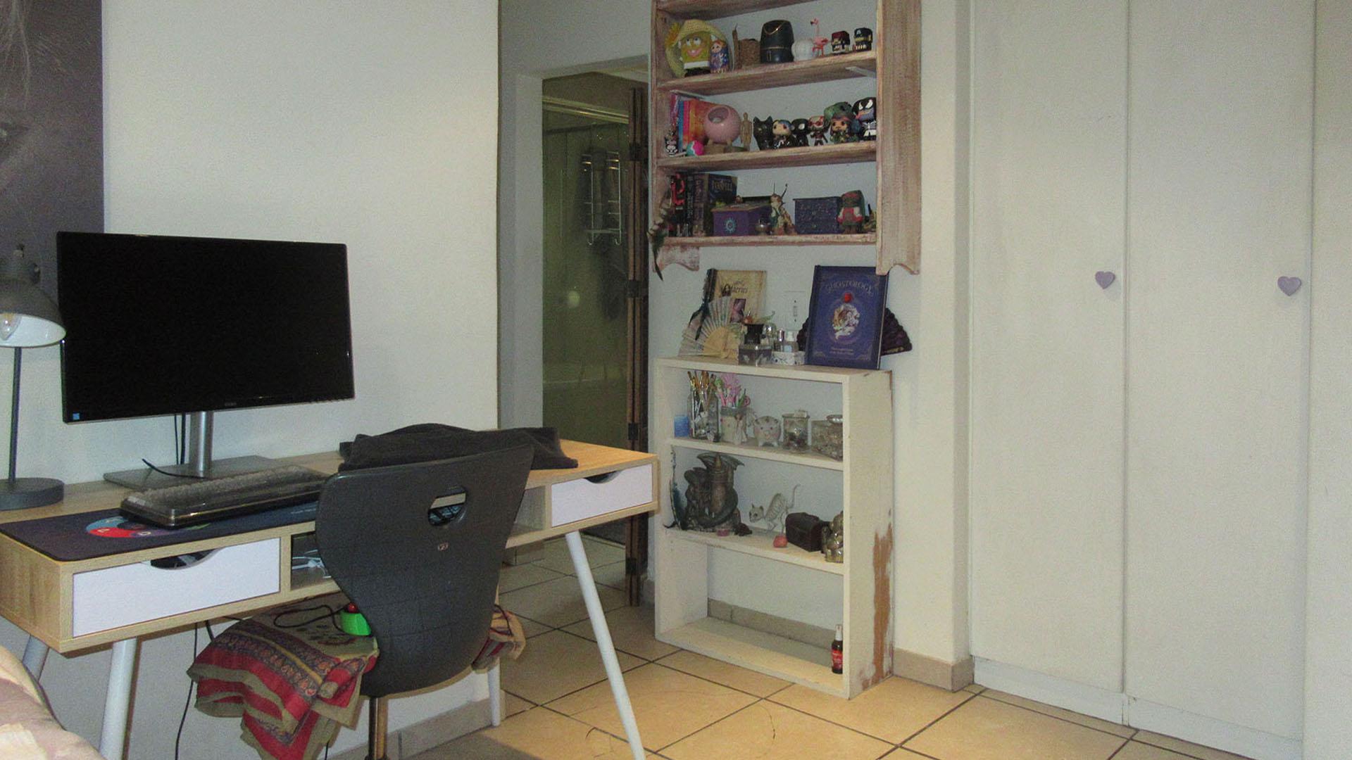Bed Room 1 - 14 square meters of property in Jukskei Park