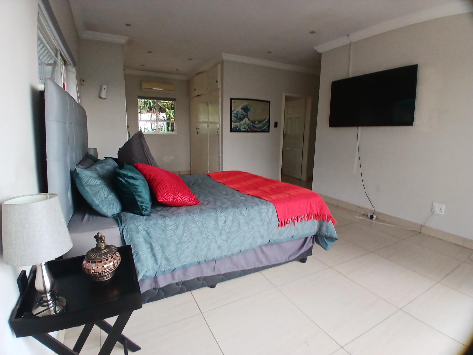  of property in Glenvista