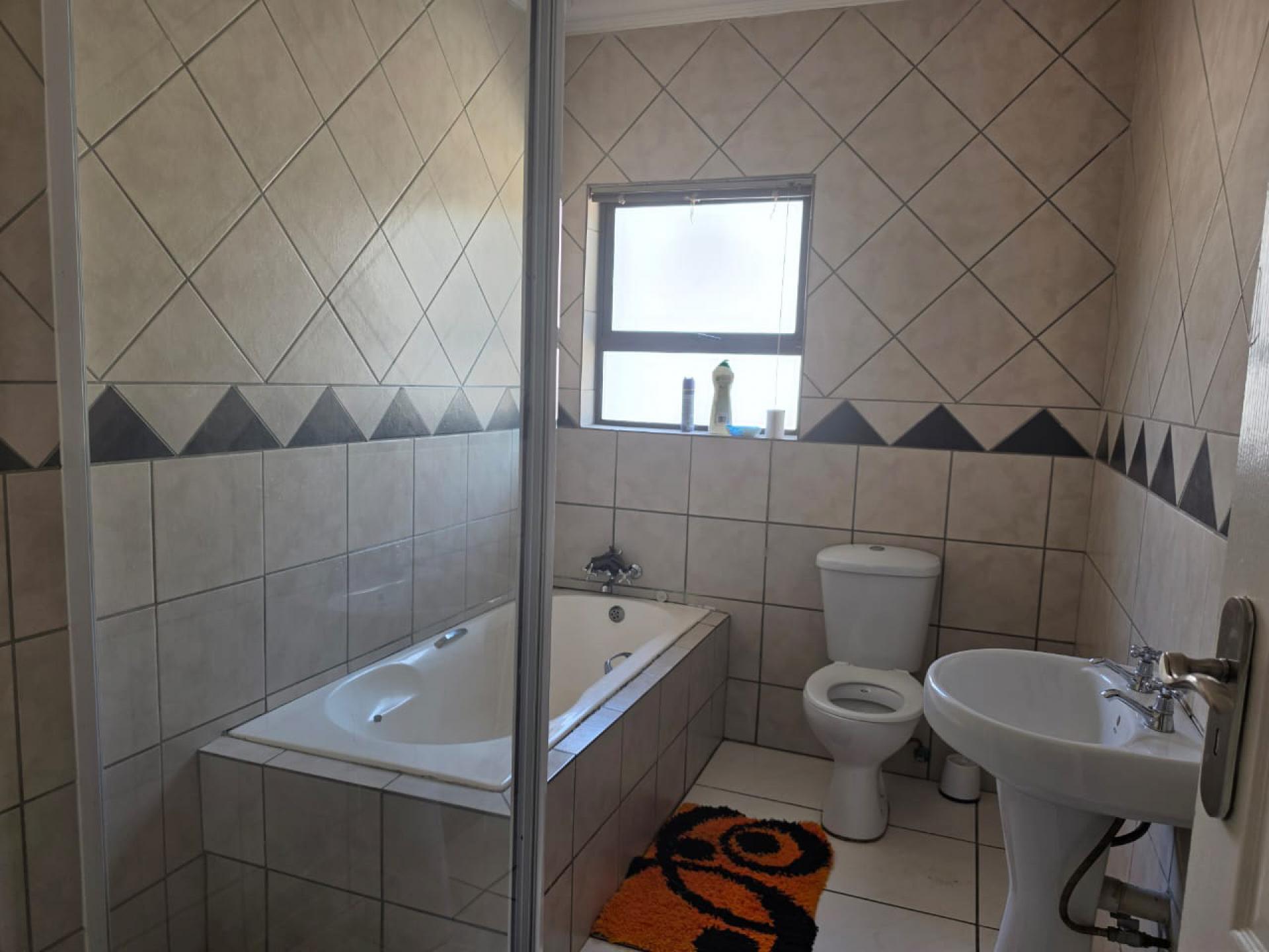  of property in Ninapark