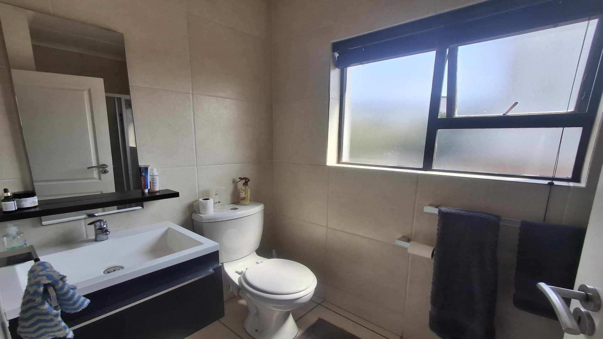 Bathroom 1 of property in Oakdene