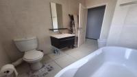 Bathroom 2 of property in Oakdene